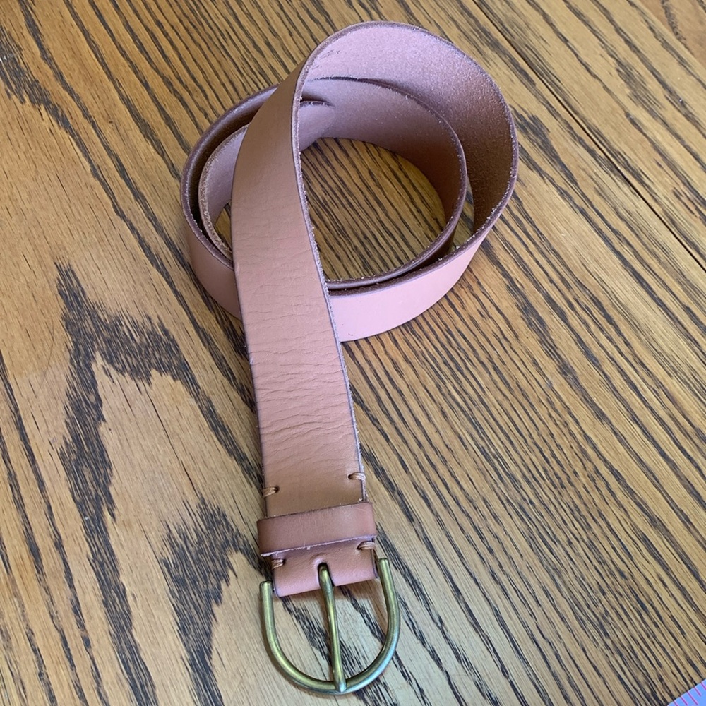 ✨Leather✨Tan ladies belt